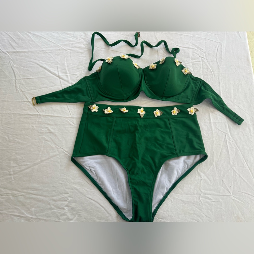 Modcloth Green high-waist 2-piece swimsuit, Sz medium, bustier, flower accents